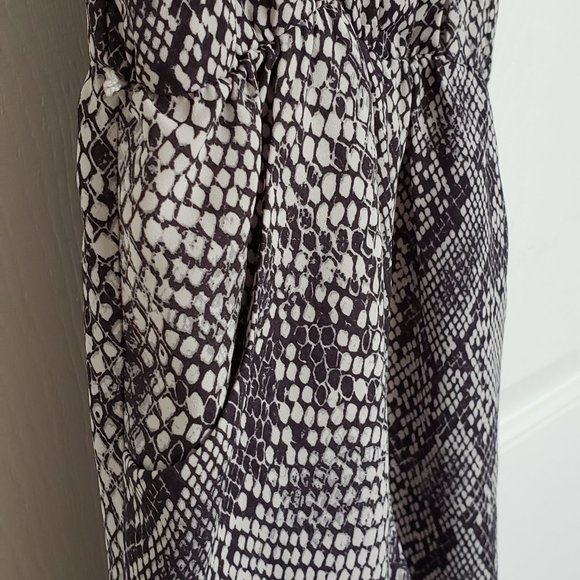 Tokito python print romper (size 8 AUS, size S US) - Picture 8 of 15